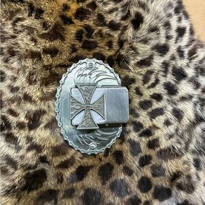 Flaming Iron Cross Chain Border Zippo Lighter Holder Belt Buckle +Zippo Lighter